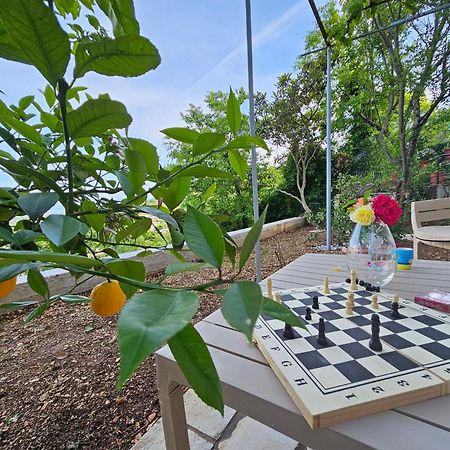 Lemon Garden Apartment-Hot Tub Jacuzzi Gjirokastër المظهر الخارجي الصورة