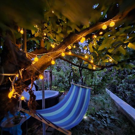 Lemon Garden Apartment-Hot Tub Jacuzzi Gjirokastër المظهر الخارجي الصورة
