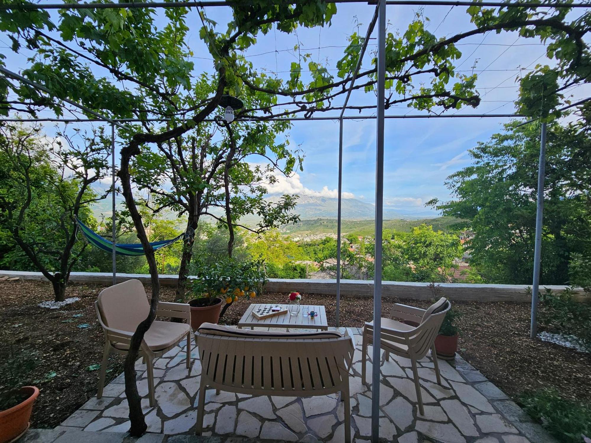 Lemon Garden Apartment-Hot Tub Jacuzzi Gjirokastër المظهر الخارجي الصورة